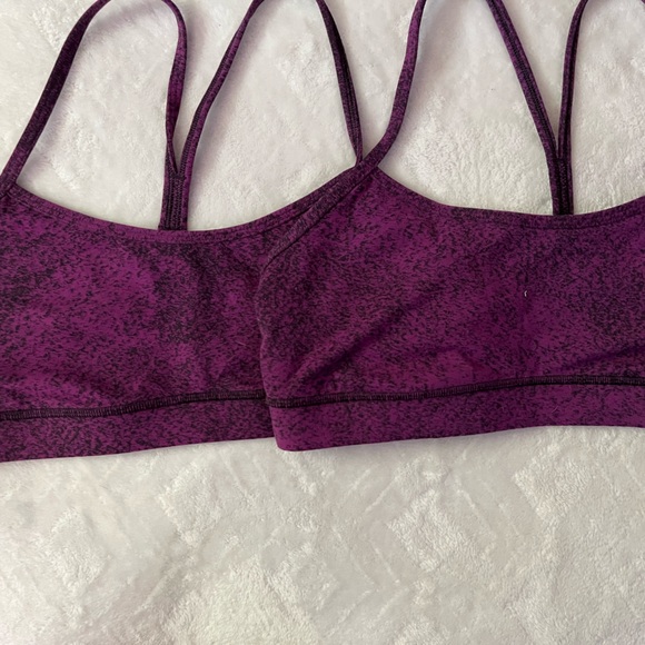 READ DESCRIPTION LULULEMON FLOW Y BRA IV - Picture 3 of 4